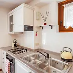 Casa Isolina-historic Stone House With Balcony