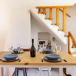 Casa Isolina-historic Stone House With Balcony Vakantiehuis