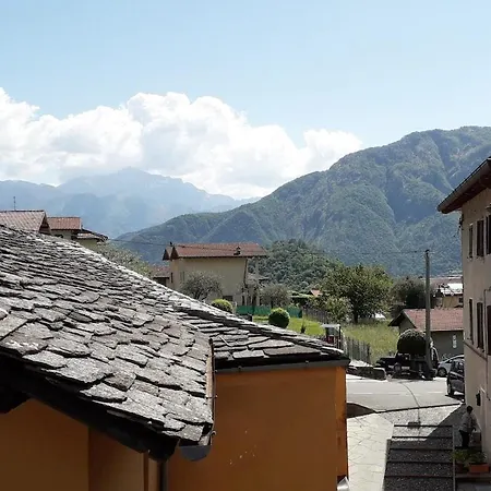 Дом отдыха Typical Stone House With Balcony