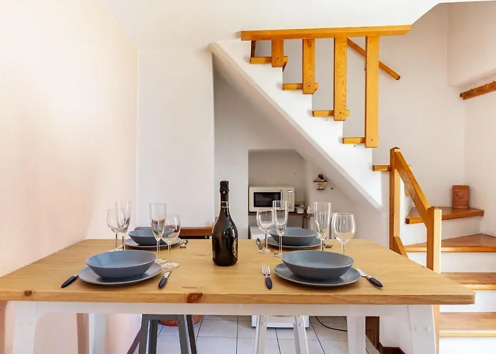 Typical Stone House With Balcony Дом отдыха