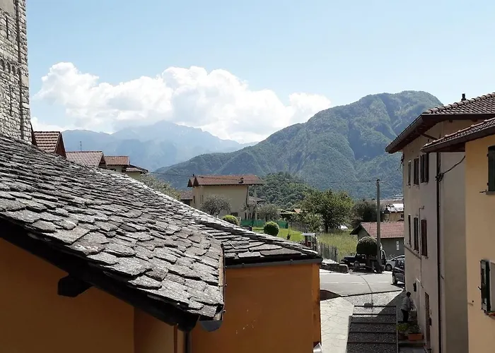 Feriehus Typical Stone House With Balcony