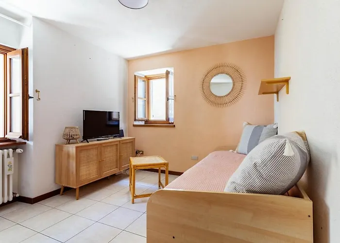 Typical Stone House With Balcony * Ossuccio