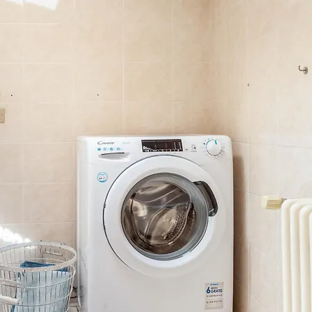 Typical Stone House With Balcony 別荘