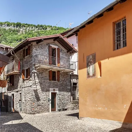Casa Isolina-historic Stone House With Balcony * Ossuccio