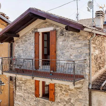 Casa Isolina-historic Stone House With Balcony Tatil Evi *