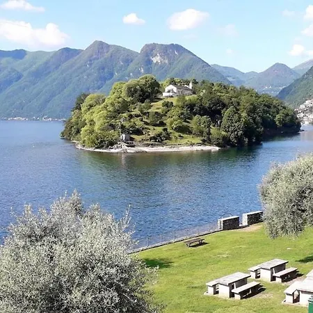 Сasa de vacaciones Typical Stone House With Balcony Ossuccio